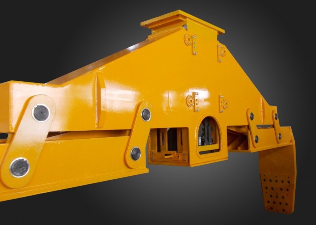 Op maat gemaakte grijpers
(laadvermogen tot 7T)

Enkele op maat gemaakte grijpers
Met of zonder automatisch open- en sluitmechanisme
Zie ook het filmpje (na de foto's)